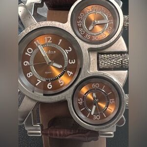 Oulm Silver/Brown Leather 3 Time Zones Men’s Watch